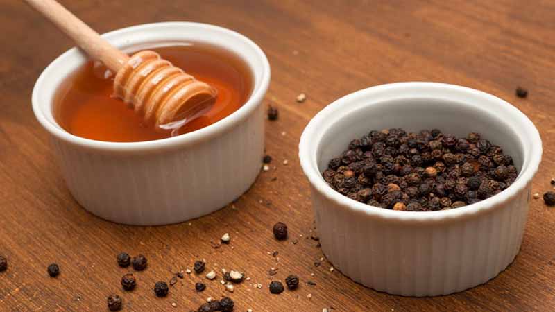 tips-cong-dung-mat-ong-va-tieu-den-hieu-qua